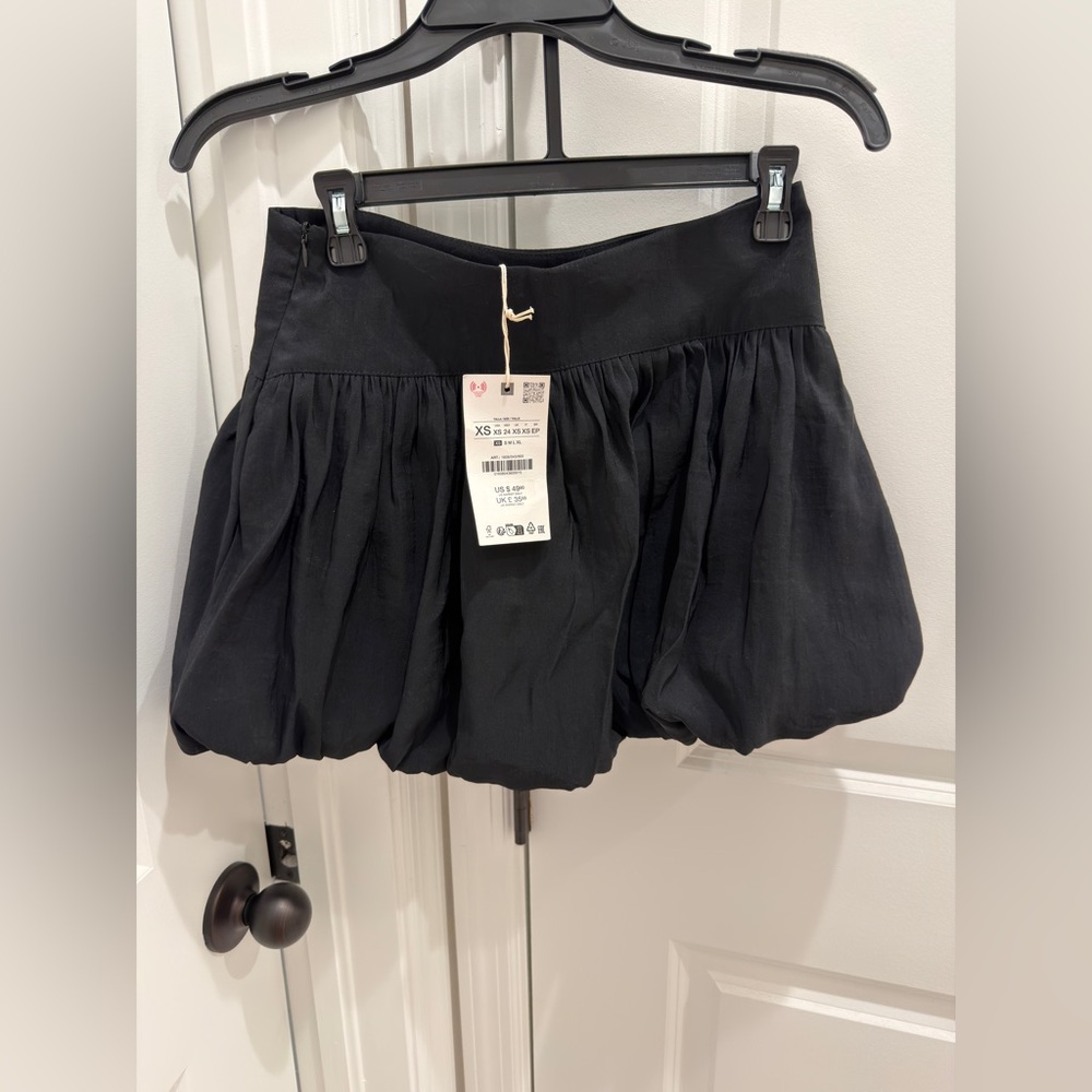 Black Bubble Skort with Pleated Detail - Picture 2 of 2